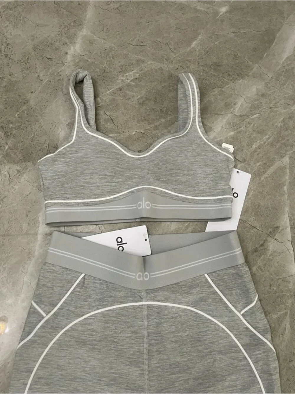 ALO Yoga Light Gray High-Waist Leggings & Matching Sports Bra Set